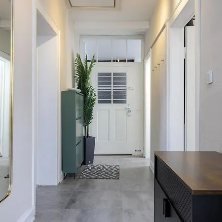 K&m Luxurious - Workstation - Floor Apartment Wiesbaden