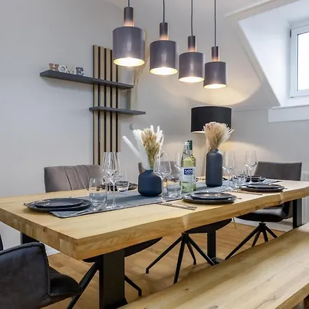 K&m Luxurious - Workstation - Floor * Wiesbaden