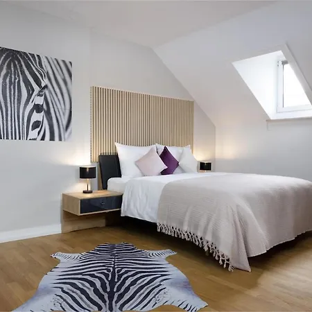K&m Luxurious - Workstation - Floor Apartment *